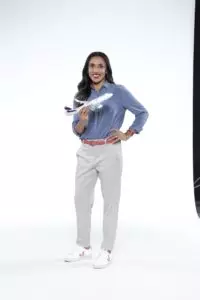 marta vieira with latam airlines plane (1)